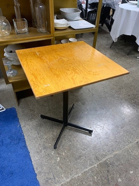 Square table 24x24